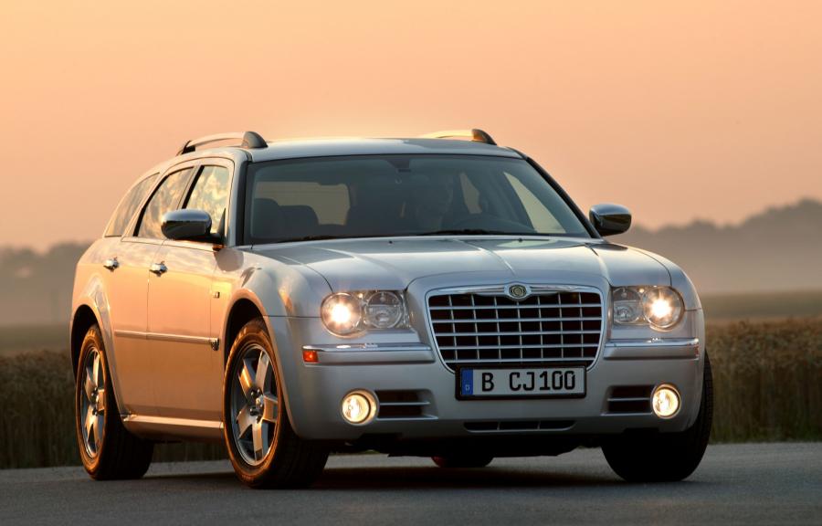  Chrysler 300C Touring 2005 года  (фото 32 из 44)